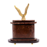 Часы настольные бронзовые из натурального камня Лемезит с декором в виде горного орла Eagle Stone Clock варинант исполнения - 4 | Loft Concept в Перми