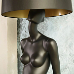 Лампа MANNEQUIN LAMP с абажуром модельный позинг варинант исполнения - 4 | Loft Concept в Перми