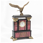 Часы настольные из родонита и бронзы с декором в виде орла Eagle Stone Clock варинант исполнения - 2 | Loft Concept в Перми