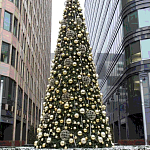 Уличная Новогодняя Ель с золотыми шарами и звездой на вершине в комплекте варинант исполнения - 1 | Loft Concept в Перми