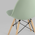 Пластиковый стул на ножках из массива бука Eames Mint варинант исполнения - 6 | Loft Concept в Перми
