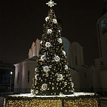 Уличная Новогодняя Ель с золотыми шарами и звездой на вершине в комплекте варинант исполнения - 2 | Loft Concept в Перми