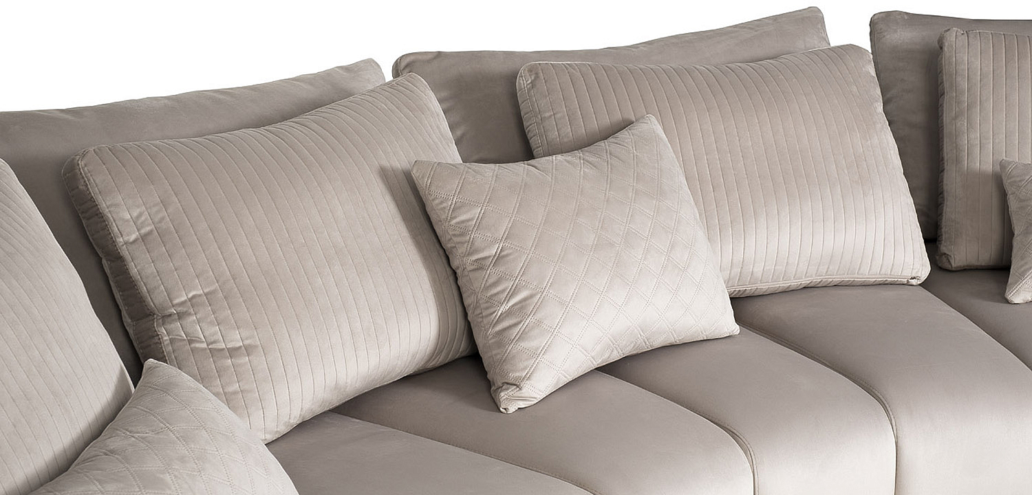 Диван Brody Grande cream sofa Диван Brody Grande cream sofa - Loft-Concept в Перми