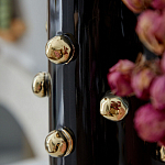 Ваза черная цилиндрическая с глянцевым покрытием и золотыми декоративными элементами Molecule Collection варинант исполнения - 1 | Loft Concept в Перми