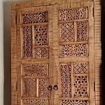 Этнический шкаф с орнаментом резьба из дерева Indian Antique Furniture варинант исполнения - 1 | Loft Concept в Перми