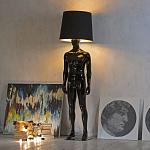 Лампа MALE MANNEQUIN LAMP с абажуром открытый позинг варинант исполнения - 3 | Loft Concept в Перми