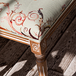 Банкетка из массива бука светло-зеленая с растительным орнаментом Raffael Angel Floral Banquette варинант исполнения - 2 | Loft Concept в Перми