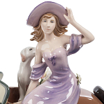 Статуэтка фарфоровая Девушка с автомобилем Charming Statuette варинант исполнения - 1 | Loft Concept в Перми