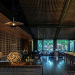 Подвесной светильник с золотым металлическим плафоном округлой формы и декоративным элементом из чёрного мрамора Midnight Grace  варинант исполнения - 3 | Loft Concept в Перми