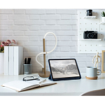 Настольная лампа белым изогнутым плафоном на круглой подставке Luke Lampco Tracer Lamp варинант исполнения - 5 | Loft Concept в Перми